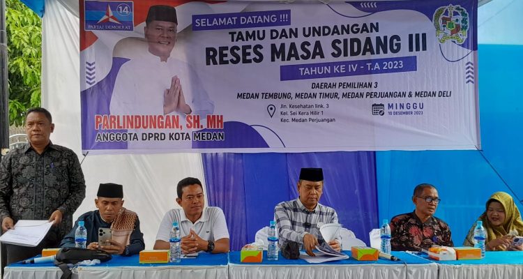 Pelaksanaan Reses Anggota DPRD Kota Medan Parlindungan SH MH pada Masa Sidang III Tahun ke IV Tahun Anggaran (TA) 2023 di Jalan Kesehatan Lingkungan 3 Kelurahan Sei Kera Hilir 1 Kecamatan Medam Perjuangan dan Jalan Bhayangkara Gang Setia Jadi/Abadi Lingkungan 9 Kelurahan Indra Kasih Kecamatan Medan Tembung, Minggu (10/12/2023).(foto:informasiterpercaya.com)