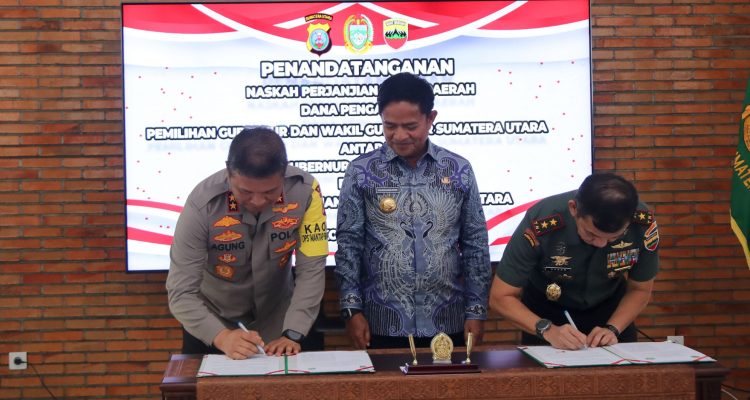 Pj Gubsu Hassanudin memimpin Rapat Koordinasi (Rakor) Forkopimda, KPU, Bawaslu Sumut dalam rangka monitoring tahapan Pemilu 2024, serta Penandatanganan Naskah Perjanjian Hibah Daerah (NPHD) Pengamanan Pemilihan Gubernur/Wakil Gubernur Provinsi Sumut antara Pj Gubernur Sumut, Kapolda Sumut dan Pangdam I/BB di Lantai 9 Kantor Gubernur Jalan Diponegoro Nomor 30 Medan. (Dok)