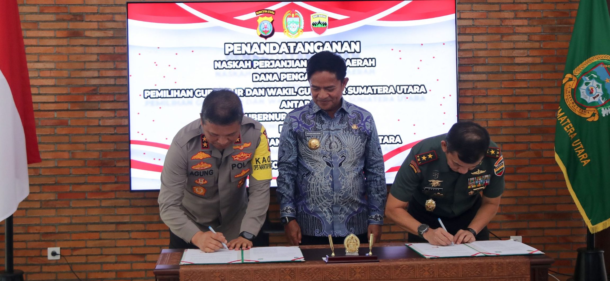 Pj Gubsu Hassanudin memimpin Rapat Koordinasi (Rakor) Forkopimda, KPU, Bawaslu Sumut dalam rangka monitoring tahapan Pemilu 2024, serta Penandatanganan Naskah Perjanjian Hibah Daerah (NPHD) Pengamanan Pemilihan Gubernur/Wakil Gubernur Provinsi Sumut antara Pj Gubernur Sumut, Kapolda Sumut dan Pangdam I/BB di Lantai 9 Kantor Gubernur Jalan Diponegoro Nomor 30 Medan. (Dok)