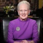 Ratu Denmark Margrethe II mengumumkan pengunduran dirinya yang mengejutkan dalam pidato tahun baru yang disiarkan televisi negara itu. Dia akan resmi mengundurkan diri pada 14 Januari 2024.