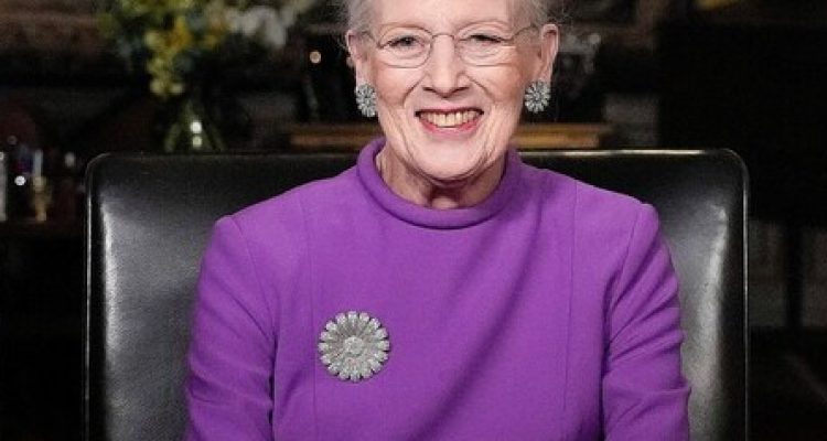 Ratu Denmark Margrethe II mengumumkan pengunduran dirinya yang mengejutkan dalam pidato tahun baru yang disiarkan televisi negara itu. Dia akan resmi mengundurkan diri pada 14 Januari 2024.