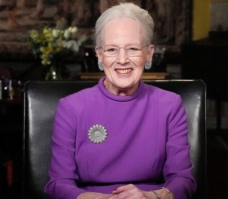 Ratu Denmark Margrethe II mengumumkan pengunduran dirinya yang mengejutkan dalam pidato tahun baru yang disiarkan televisi negara itu. Dia akan resmi mengundurkan diri pada 14 Januari 2024.