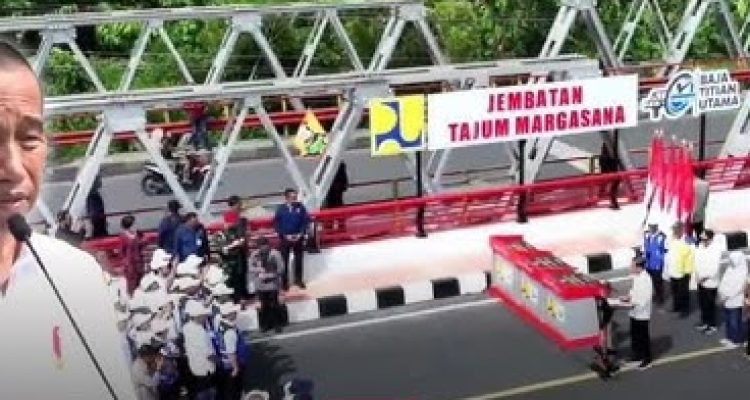 Presiden Joko Widodo saat meresmikan tiga jembatan di Banyumas