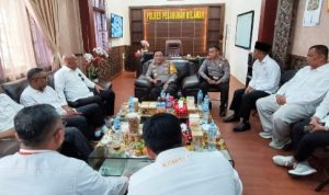 Komisi I DPRD Medan lakukan kunjungan kerja ke Polres Pelabuhan Belawan terkait peran Kepolisian dalam menjaga kondusifitas menjelang Pemilu 2024, Selasa (9/1/2024).