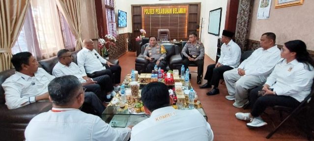Komisi I DPRD Medan lakukan kunjungan kerja ke Polres Pelabuhan Belawan terkait peran Kepolisian dalam menjaga kondusifitas menjelang Pemilu 2024, Selasa (9/1/2024).