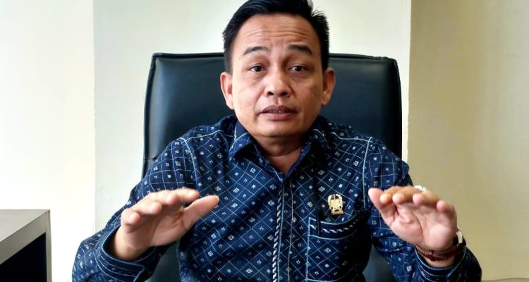 Ketua Komisi II DPRD Medan Sudari ST