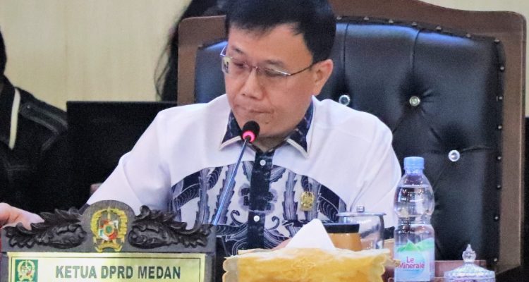 KETUA DPRD Kota Medan Hasyim SE memimpin rapat Paripurna terkait sejumlah rekomendasi hasil pembahasan Pansus LKPj ke Pemko Medan, Selasa (2/4/2024) di Gedung Utama Rapat Paripurna.
