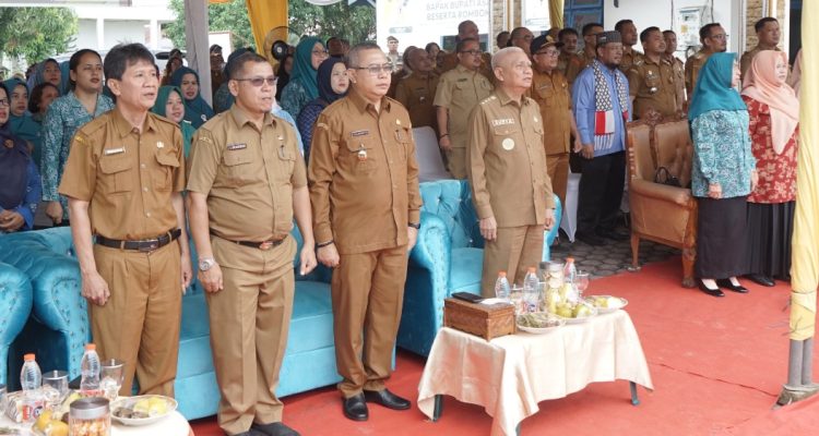 Bupati Asahan Surya, membuka Lomba Cipta Menu Beragam, Bergizi, Seimbang dan Aman (B2SA) Berbasis Sumber Daya Lokal Kabupaten Asahan, di Halaman Kantor Dinas Ketahanan Pangan (Ketapang) Kabupaten Asahan, Selasa (10/09/2024).