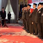 Pj Gubsu Agus Fatoni mengukuhkan 11 Penjabat Sementara Bupati dan Walikota serta menyerahkan Surat Pelaksana Tugas kepada 6 Bupati dan Walikota di Lingkungan Provinsi Sumatera Utara yang dilaksanakan di Aula Tengku Rizal Nurdin Jalan Sudirman Kota Medan, kemarin.