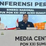 Pj Gubernur Sumatera Utara (Sumut) Agus Fatoni mendampingi Menteri Pemuda dan Olahraga Dito Ariotejo pada Konferensi Pers mengenai pelaksanaan PON XXI 2024 Aceh-Sumut di Media Center Utama PON XXI Sumut Jalan Kapten Maulan Lubis, Kota Medan, Jumat malam (13/9).