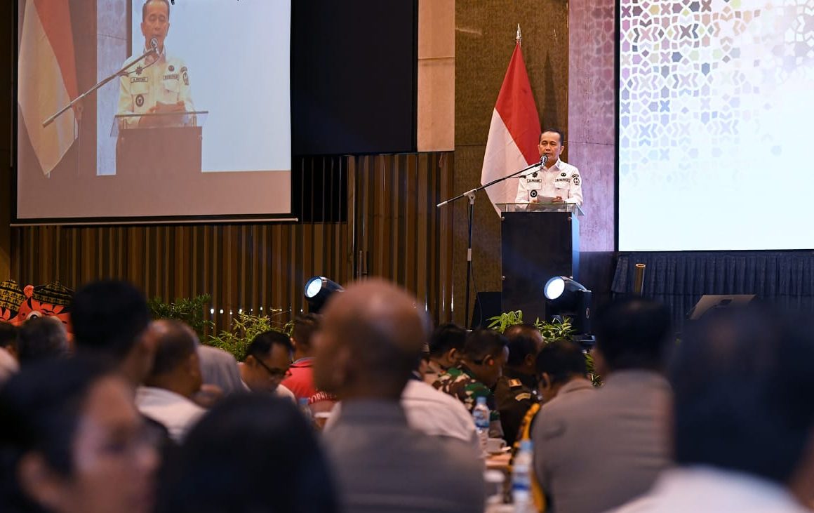 Pj Gubsu Agus Fatoni menghadiri Deklarasi Pilkada Damai Tahun 2024 yang diselenggarakan di Hotel Grand Mercure Maha Cipta, Jalan Sutomo, Medan, Rabu (25/9/2024).