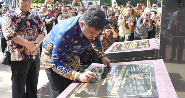 Wali Kota Medan Bobby Nasution meresmikan Taman Cadika Medan yang telah selesai di revitalisasi, Kamis (12/9).