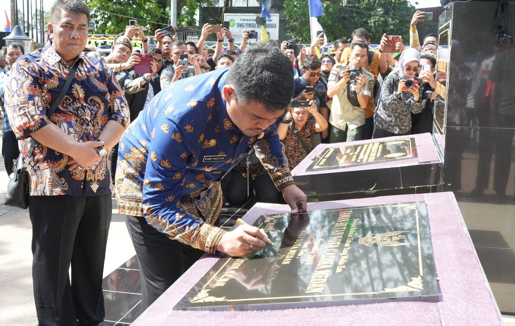 Wali Kota Medan Bobby Nasution meresmikan Taman Cadika Medan yang telah selesai di revitalisasi, Kamis (12/9).