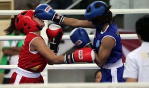 Atlet Kickboxing Jatim Viona Amalia Menang TKO atas Yoanita Rostika dari NTT