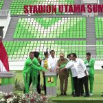 Presiden Republik Indonesia (RI) Joko Widodo didampingi oleh Pj. Gubernur Sumatera Utara (Sumut) Agus Fatoni meresmikan Stadion Utama Sumatera Utara di Desa Sena, Kecamatan Batangkuis, Kabupaten Deliserdang. Selasa (15/10).