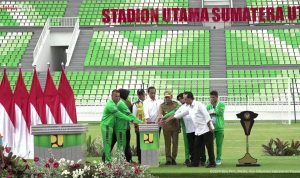 Presiden Republik Indonesia (RI) Joko Widodo didampingi oleh Pj. Gubernur Sumatera Utara (Sumut) Agus Fatoni meresmikan Stadion Utama Sumatera Utara di Desa Sena, Kecamatan Batangkuis, Kabupaten Deliserdang. Selasa (15/10).