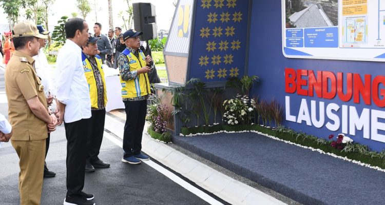 Pj Gubsu mendampingi Presiden RI Joko Widodo meresmikan Bendungan Lau Simeme, Kecamatan Sibiru-biru, Kabupaten Deliserdang, Rabu (16/10/2024).