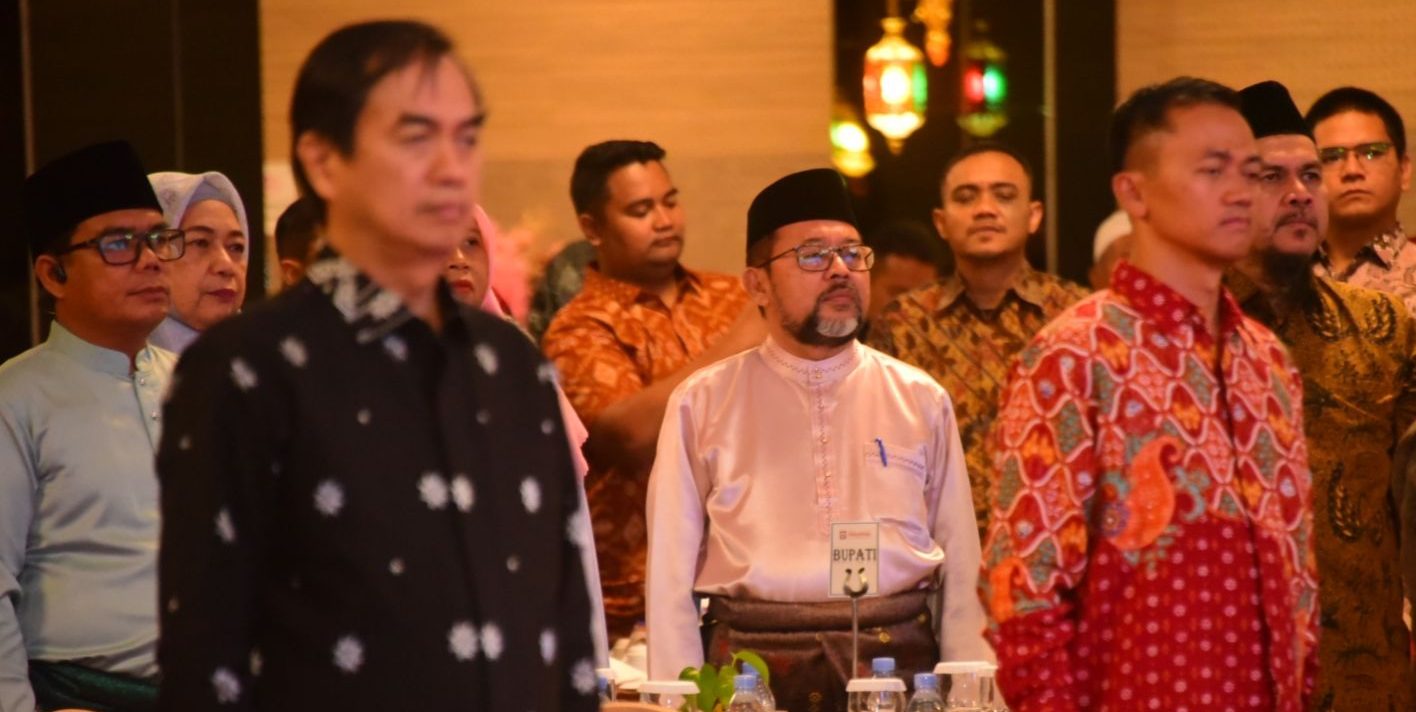 Bupati Bengkalis Kasmarni diwakili Staf Ahli Bidang Ekonomi, Keuangan dan Pembangunan H. Bustami HY menghadiri majelis sambutan Hari Kebangsaan Malaysia ke-67 dan sambutan Hari Malaysia Tahun 2024. (Dok)