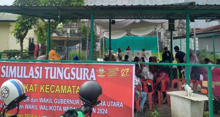 Simulasi Pemungutan dan Penghitungan Suara di TPS di Kecamatan Medan Polonia, Kamis (21/11/2024).