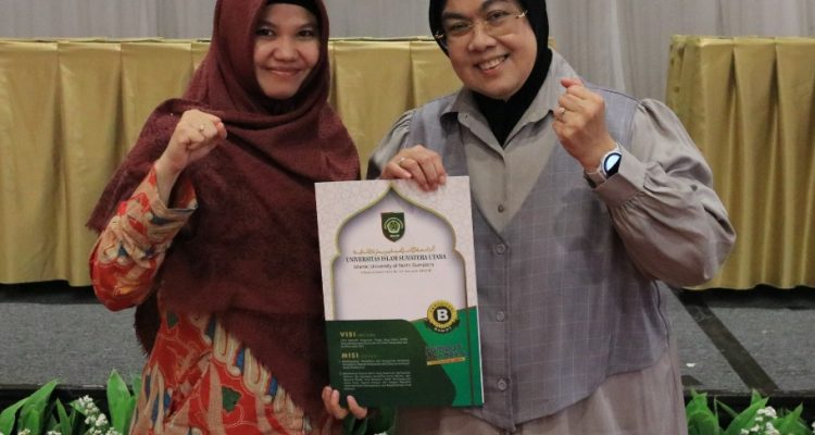 HIBAH: Rektor UISU Prof. Dr. Safrida, SE., M.Si dan Kepala UPENA Bidang Kurikulum dan Laboratorium terpadu UISU Nana Mardiana, M.Pd foto bersama usai penandatanganan kontrak kerja hibah di The Sultan Hotel & Residence Jakarta awal November lalu.(dok)